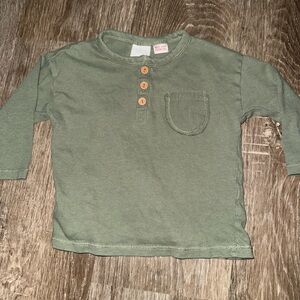 💚 Zara Green Henley Long Sleeve Shirt – Size 9/12 Months 💚